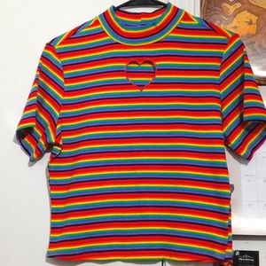 🌈 Rainbow shirt w/cutout heart